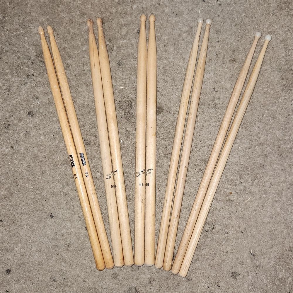 5 pairs of Drumsticks